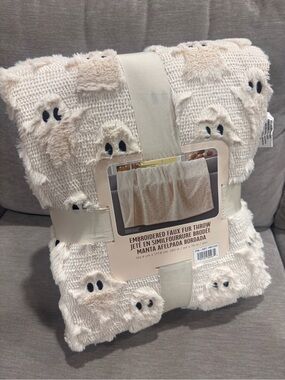 Costco faux fur Halloween fall throw Ghost